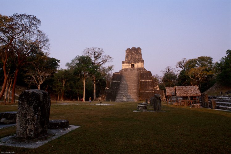 169-25.jpg - tempel II, die ganze maya stadt bedeckte 2,5 quadratkilometer